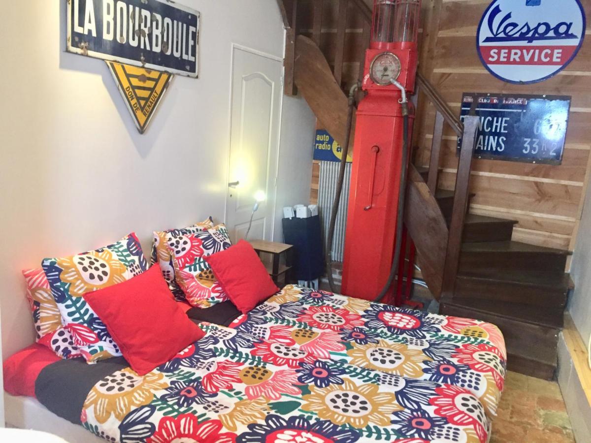 Les Maitres Sonneurs Bed & Breakfast Huriel Bagian luar foto