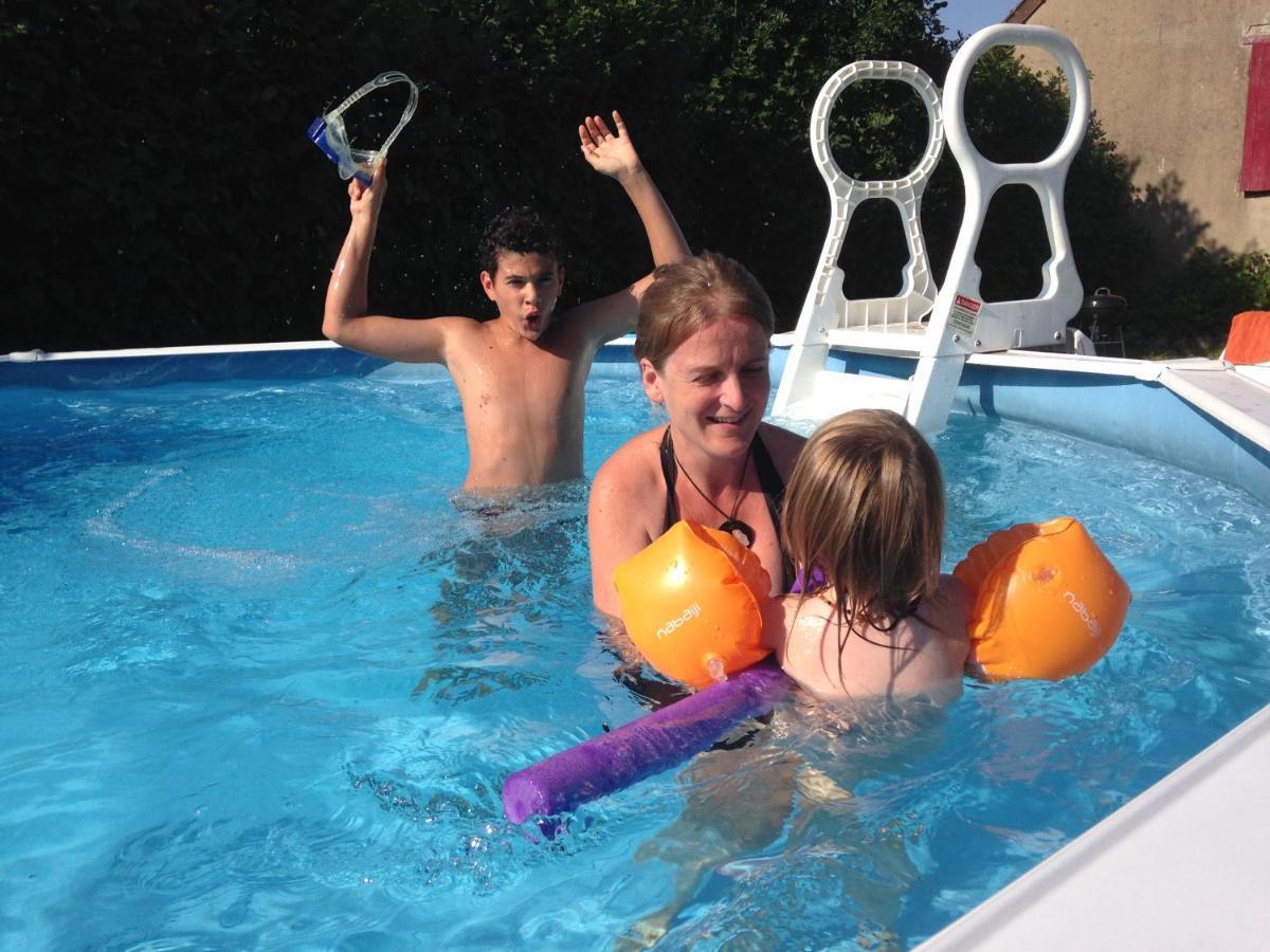 Les Maitres Sonneurs Bed & Breakfast Huriel Bagian luar foto