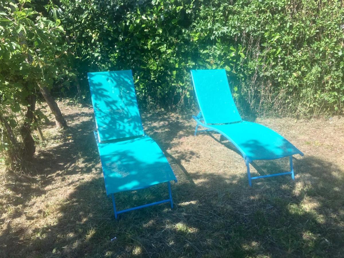 Les Maitres Sonneurs Bed & Breakfast Huriel Bagian luar foto