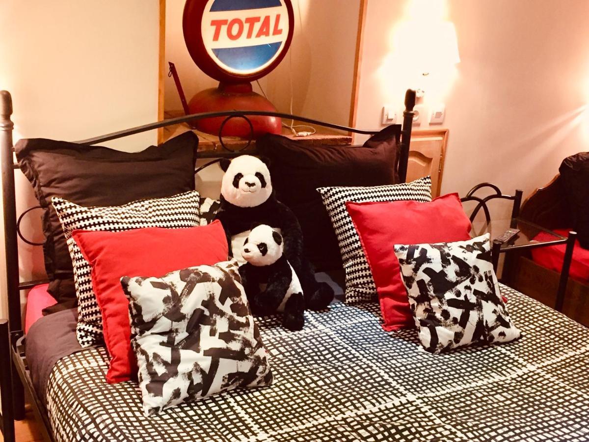 Les Maitres Sonneurs Bed & Breakfast Huriel Bagian luar foto