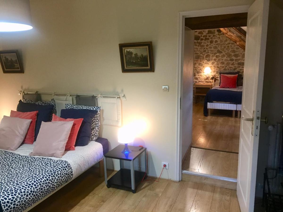 Les Maitres Sonneurs Bed & Breakfast Huriel Bagian luar foto