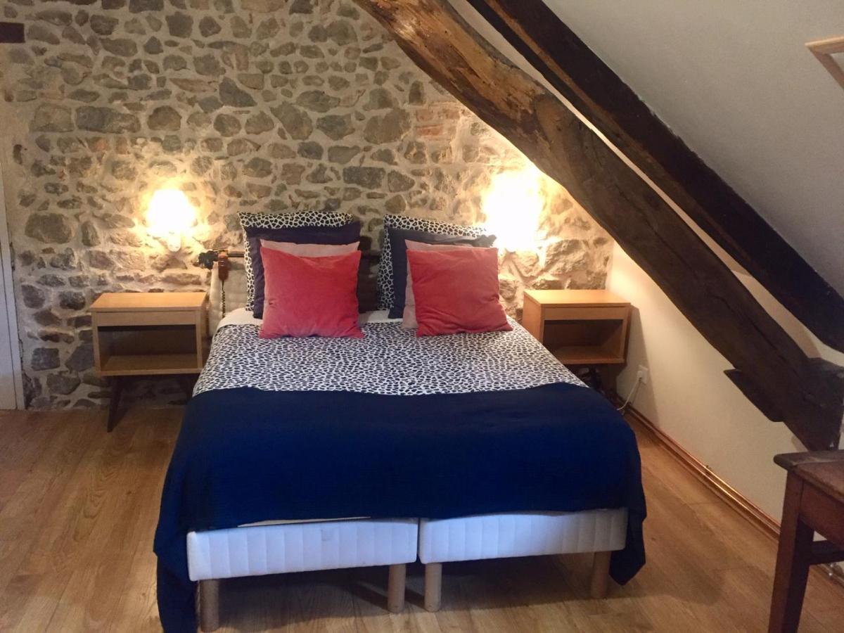 Les Maitres Sonneurs Bed & Breakfast Huriel Bagian luar foto