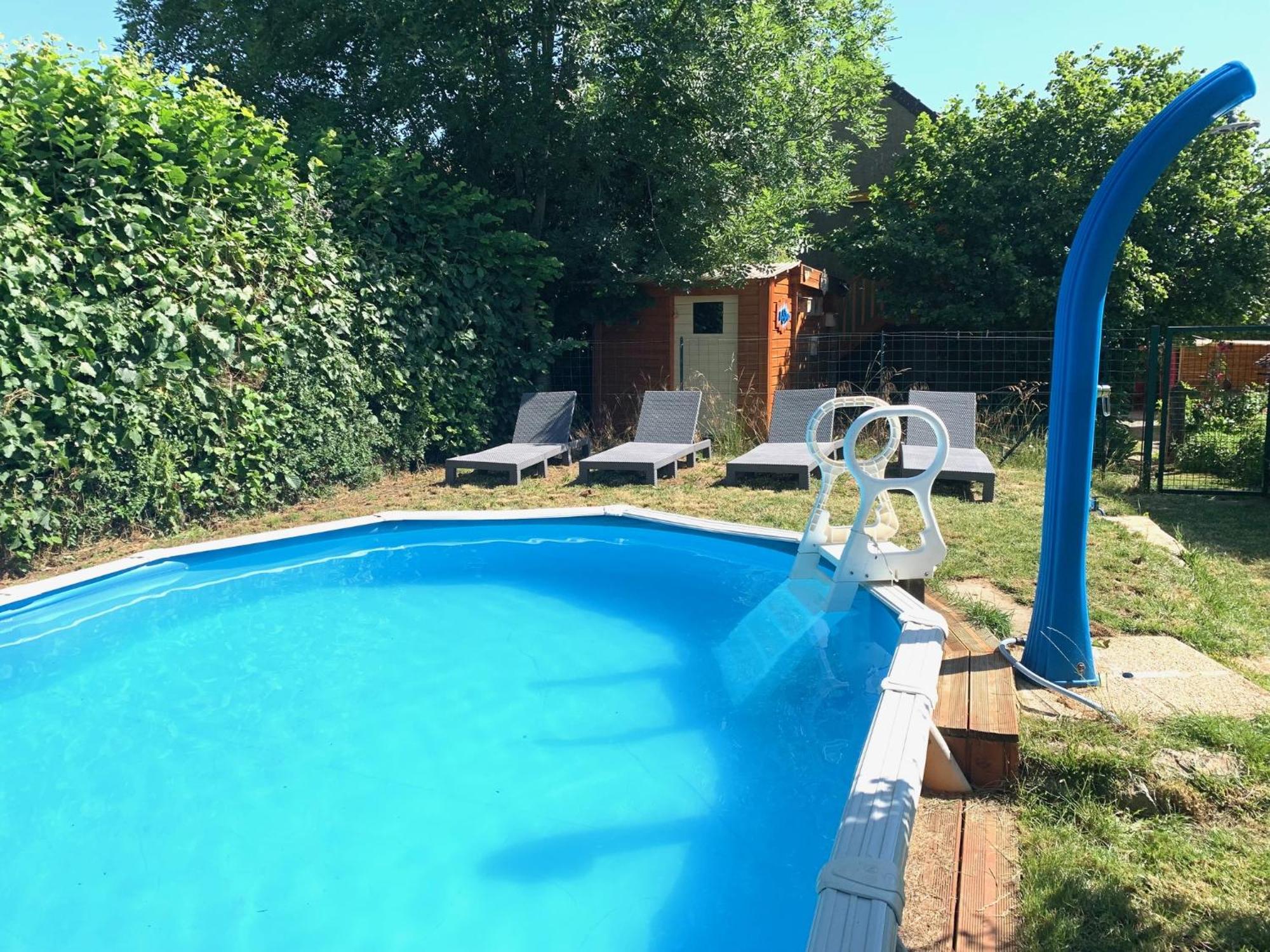 Les Maitres Sonneurs Bed & Breakfast Huriel Bagian luar foto