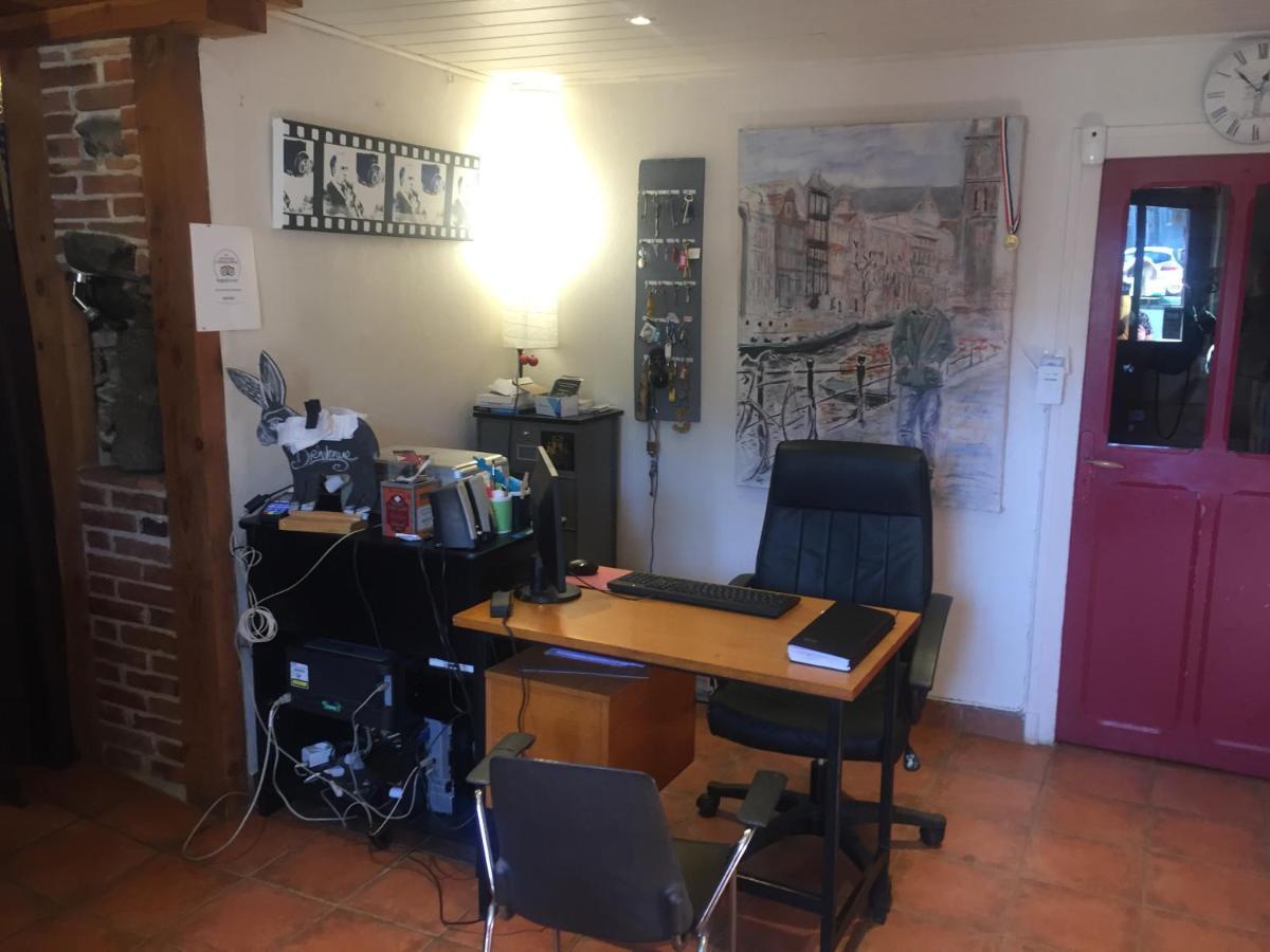 Les Maitres Sonneurs Bed & Breakfast Huriel Bagian luar foto