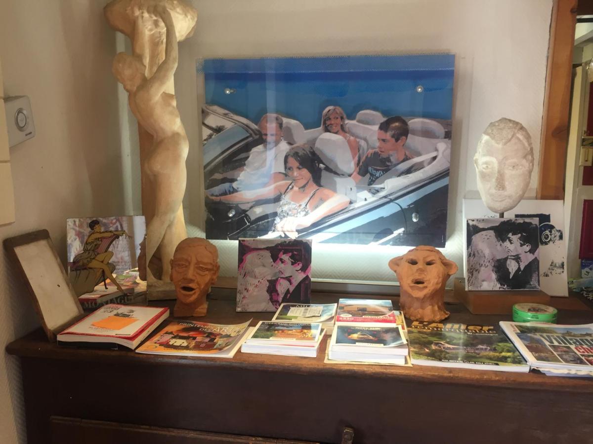 Les Maitres Sonneurs Bed & Breakfast Huriel Bagian luar foto